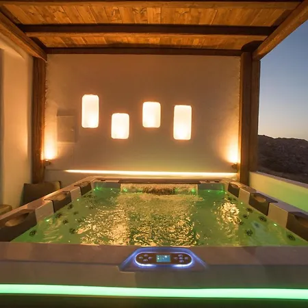 Holiday home Aris Sky Private Mini Poolspa